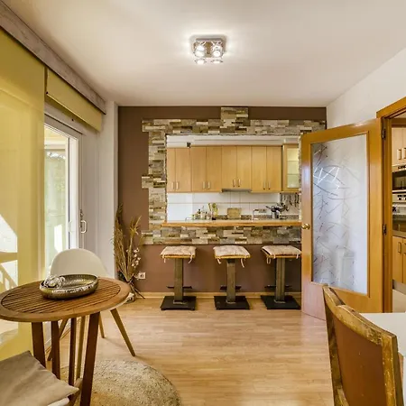 Duplex Jacuzzi Apartment *