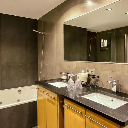 Duplex Jacuzzi * Figueres (Girona)